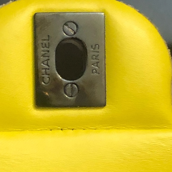 Sold sold don’t buy Chanel Yellow Velvet Classic - Picture 7 of 10